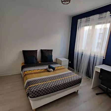 Meuble F4 Centre Proche Gare Sncf, Stade Rugby, Jaude, Appartement Clermont-Ferrand