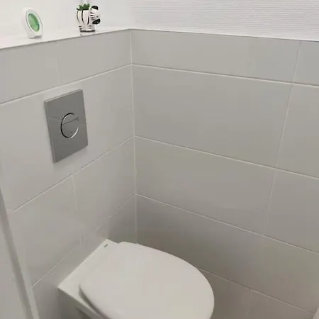 Meuble F4 Centre Proche Gare Sncf, Stade Rugby, Jaude, Apartment *